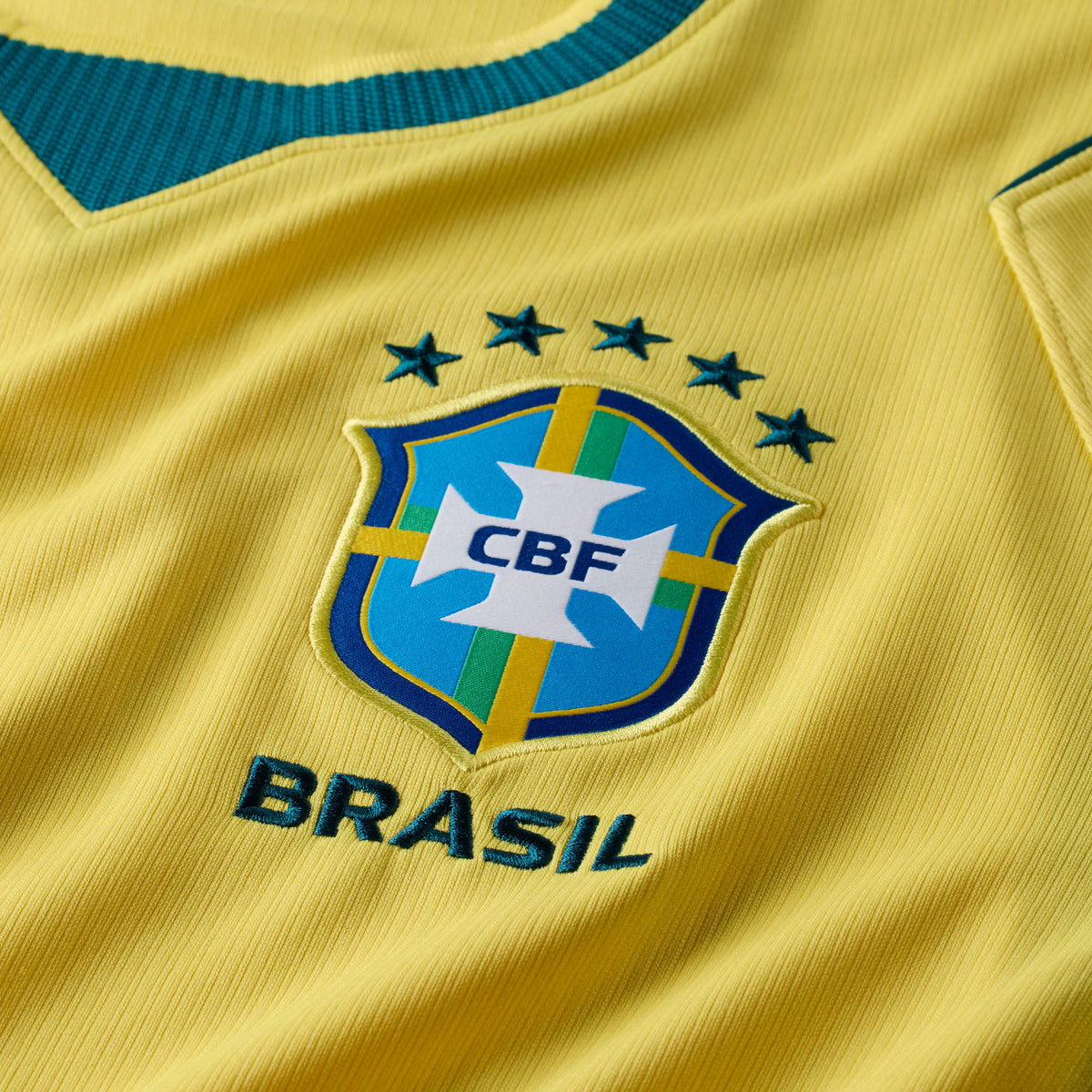 Wear The Gold. Joga Bonito.